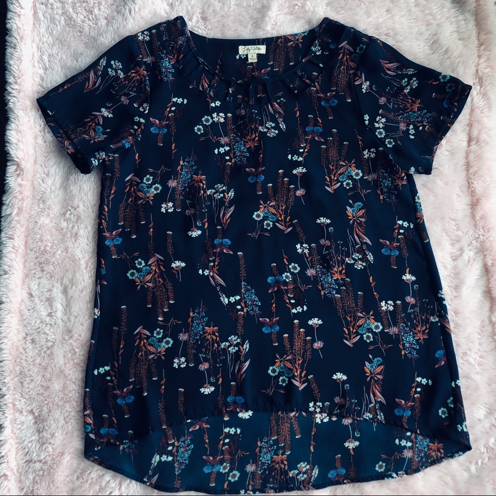 Lily White Short Sleeve Top